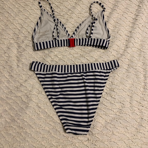 Bikini/swim suit top and bottom - Picture 2 of 8